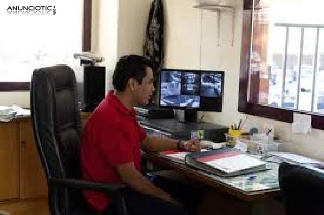 ​Se requieren conserjes/limpiadoras