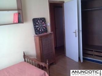 Alquilo habitaci&oacute;n grande y luminosa en Madrid a CHICA 