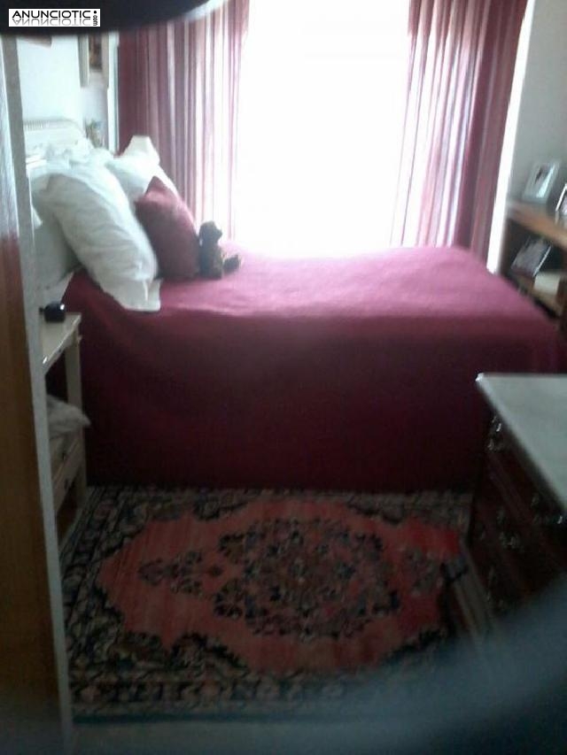 Se alquila habitaci&oacute;n en el centro