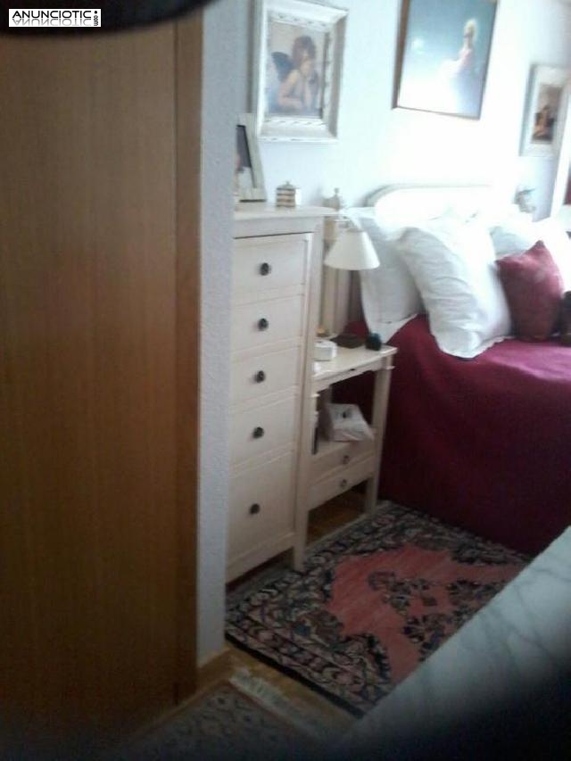 Se alquila habitaci&oacute;n en el centro