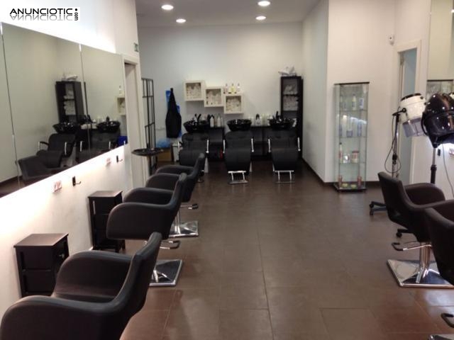 En traspaso tienda de est&eacute;tica de alta gama 40m&sup2; en la mejor zona  del Barr
