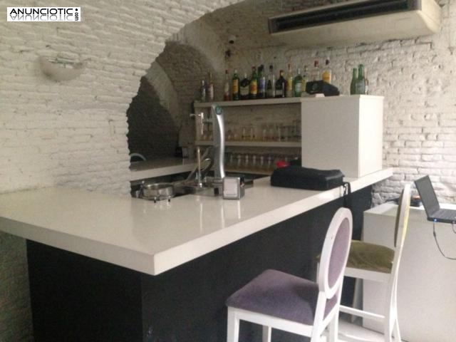 En traspaso Bar � Restaurante en dos plantas 210m&sup2; en zona La Latina