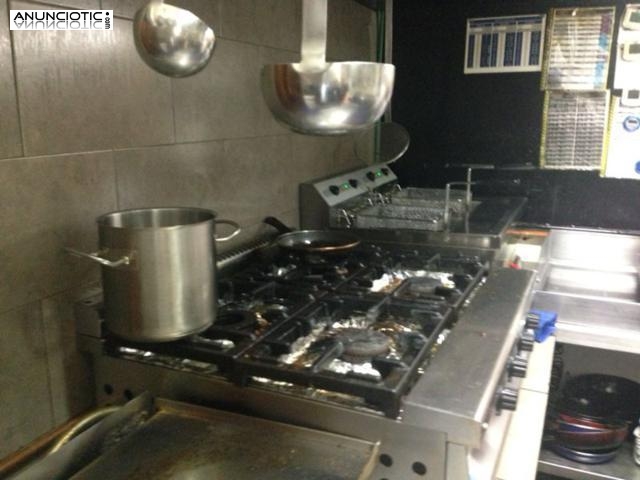 Traspaso Bar Restaurante 165m&sup2;  con Licencia de M&uacute;sica en zona Noviciado