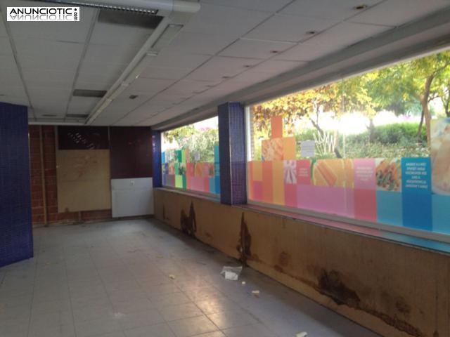Alquiler local 310m&sup2; con s/h con inmejorable ubicaci&oacute;n en calle General Ric