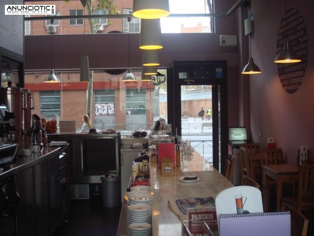 Traspaso Caf&eacute; Bar 80m&sup2;  con posibilidad de terraza en  zona Valdeacederas �