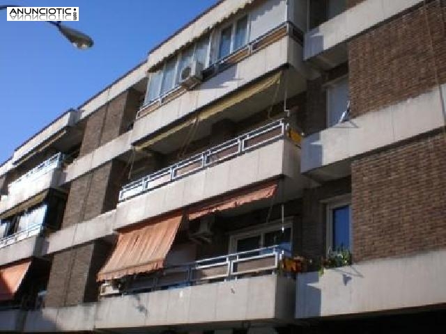 Piso en venta en c/ san nicasio, legan&eacute;s