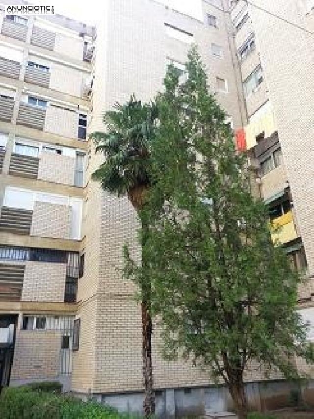 Piso para reformar reyes cat&oacute;licos 