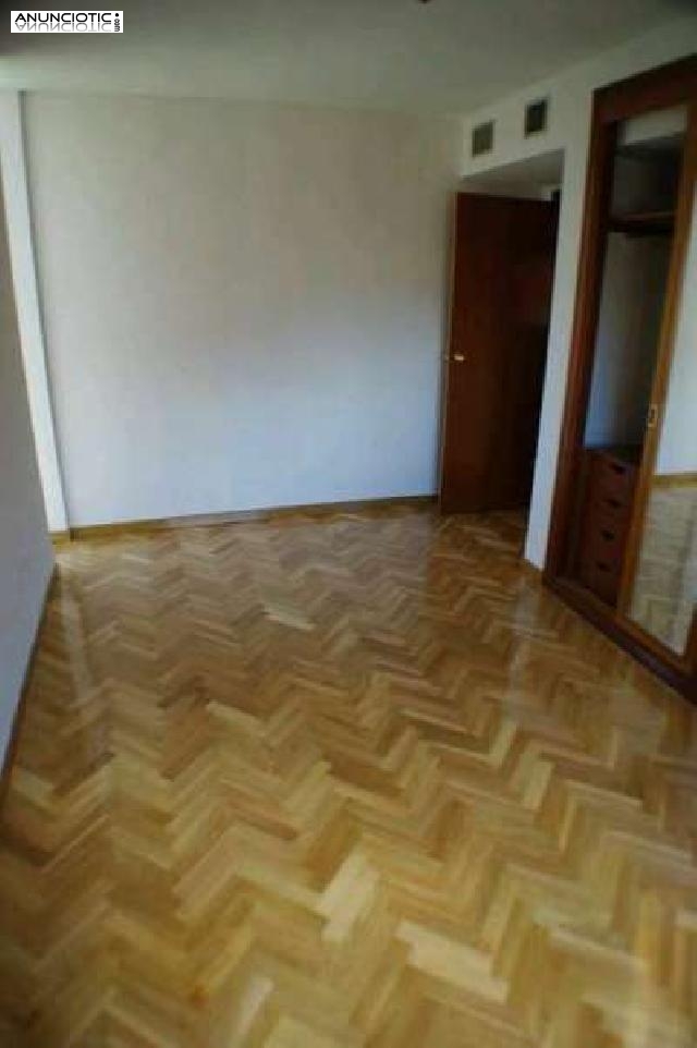 Se alquila fant&aacute;stico duplex