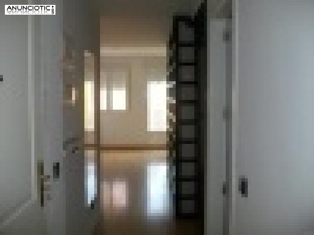 Magn&iacute;fico piso vacio