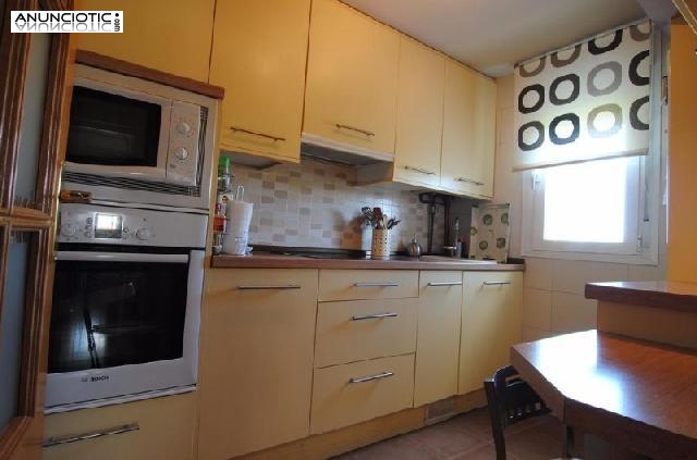 Estupendo piso - 2 dormitorios - desv&aacute;n