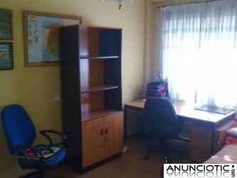 Alquilo habitaci&Atilde;&sup3;n grande y luminosa en Madrid a CHICA