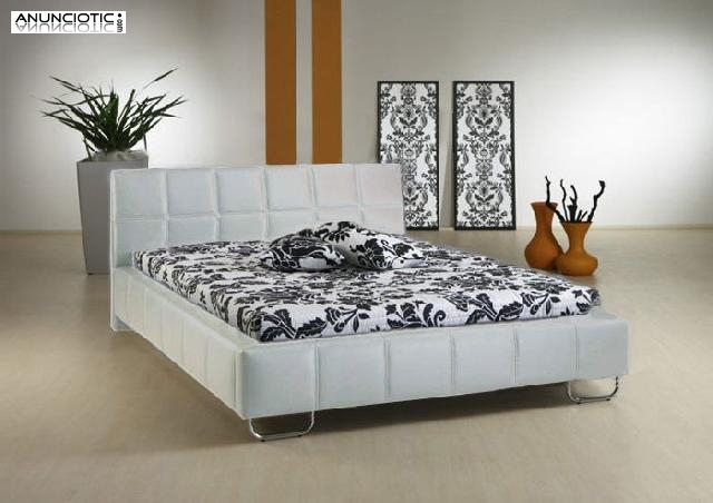 Cama sof&iacute;a en blanco y en negro 
