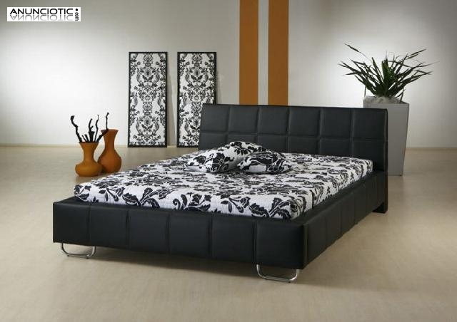 Cama sof&iacute;a en blanco y en negro 