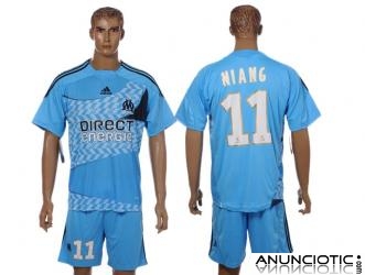  18 s&uml;&reg;lo con la camiseta de f&uml;&sup2;tbol