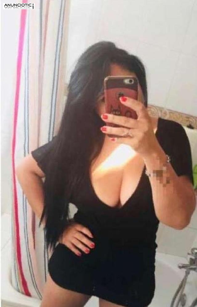 Dominante  experta tarjeta de cr&eacute;dito viciosa masaje