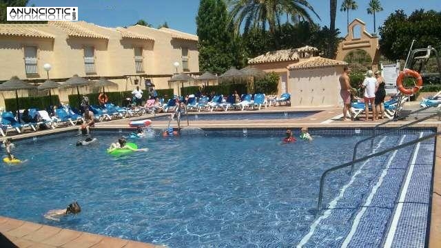 Se alquila adosado en urbanizaci&oacute;n de lujo en 