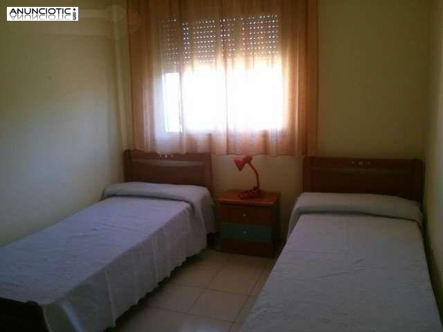 Se alquila adosado en urbanizaci&oacute;n de lujo en 