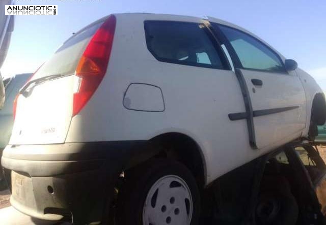Fiat punto de a&ntilde;o 2000