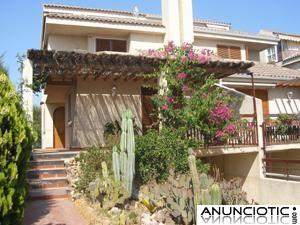 ALTORREAL.Adosado 4 dor, buhardilla, s&oacute;tano, piscina. Buenas Vistas