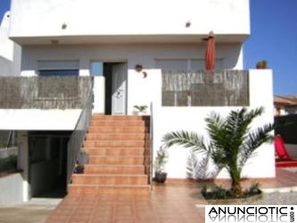 LA ALCAYNA Bonito chalet 3 dorm, sin amueblar,s&oacute;tano, calefacci&oacute;n