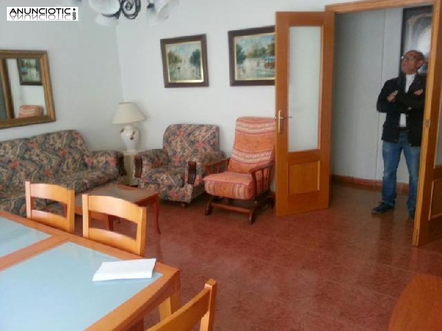 se alquila 2&ordm; piso con ascensor muy luminoso