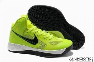 baloncesto al por mayor y los zapatos de f&uacute;tbol 