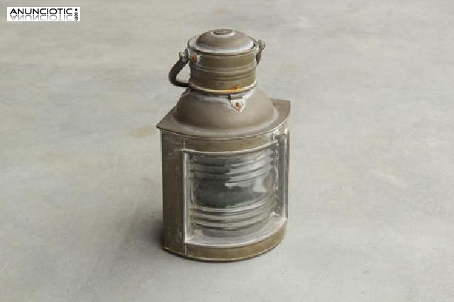 Antiguo farol na&uacute;tico