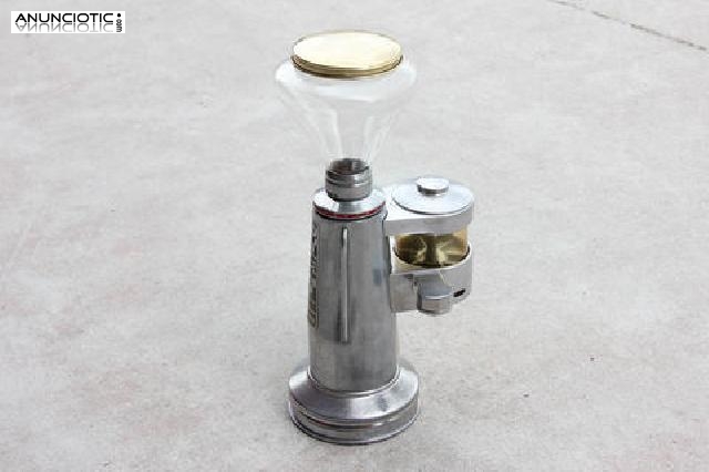 Antiguo molinillo de caf&eacute;