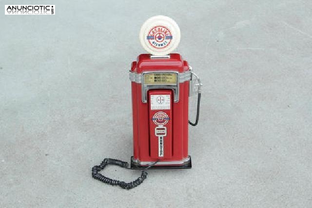 Tel&eacute;fono surtidor retro.
