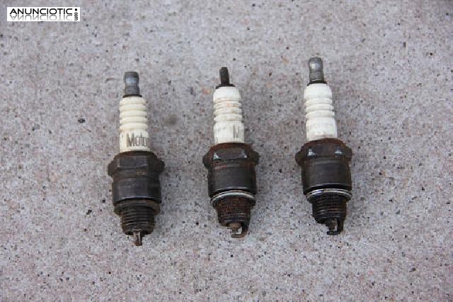 Motorcraft. Tres buj&iacute;as.