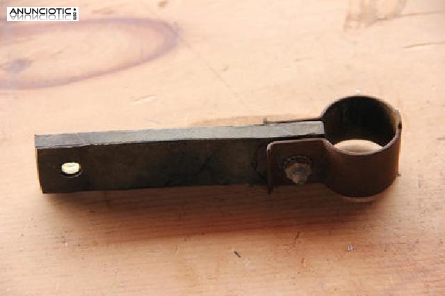 Citroen 11. Goma sujeci&oacute;n escape.