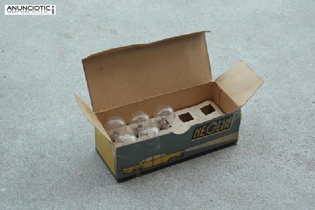 Cinco l&aacute;mparas marca Neglin.