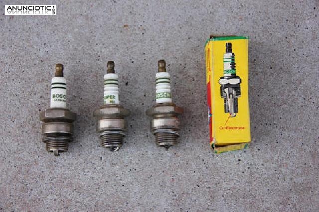 Lote cuatro buj&iacute;as RO951.