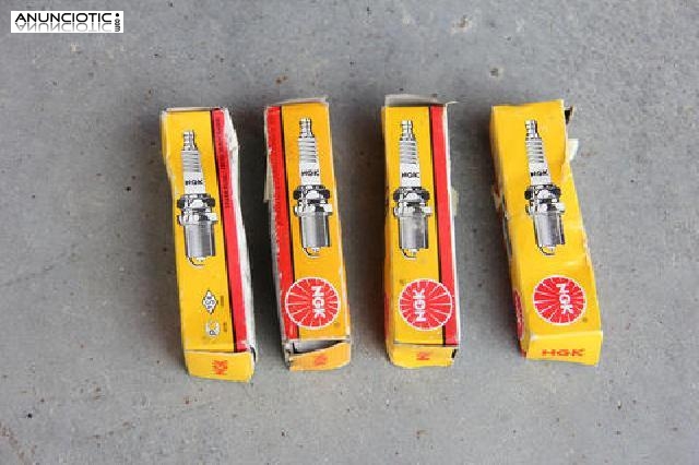 Fiat 124. Cuatro Buj&iacute;as NGK.