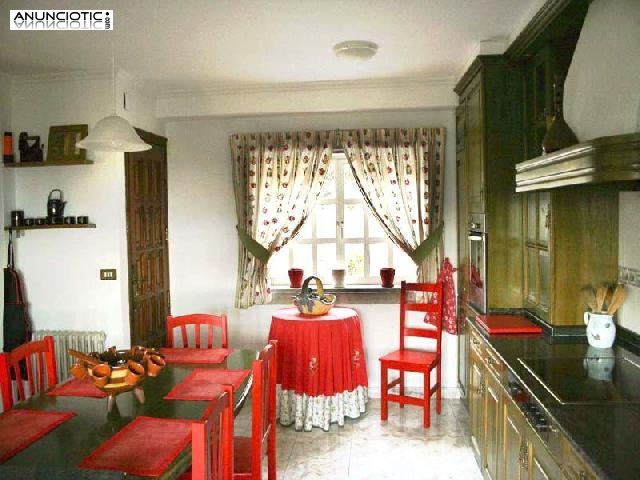 Casa chalet en padri&ntilde;an de 399 m2