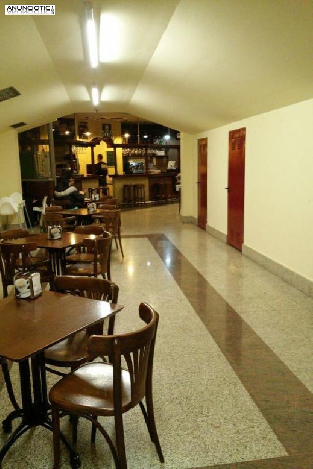 Cafeter&iacute;a totalmente equipada 