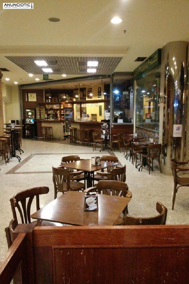 Cafeter&iacute;a totalmente equipada 