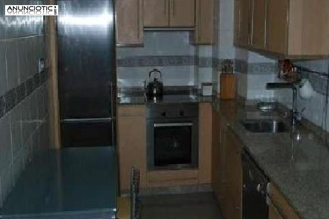 Magn&iacute;fico piso casi nuevo con asce 