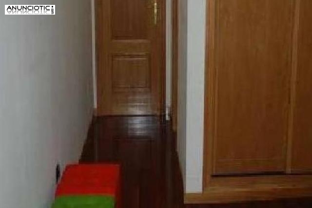 Magn&iacute;fico piso casi nuevo con asce 