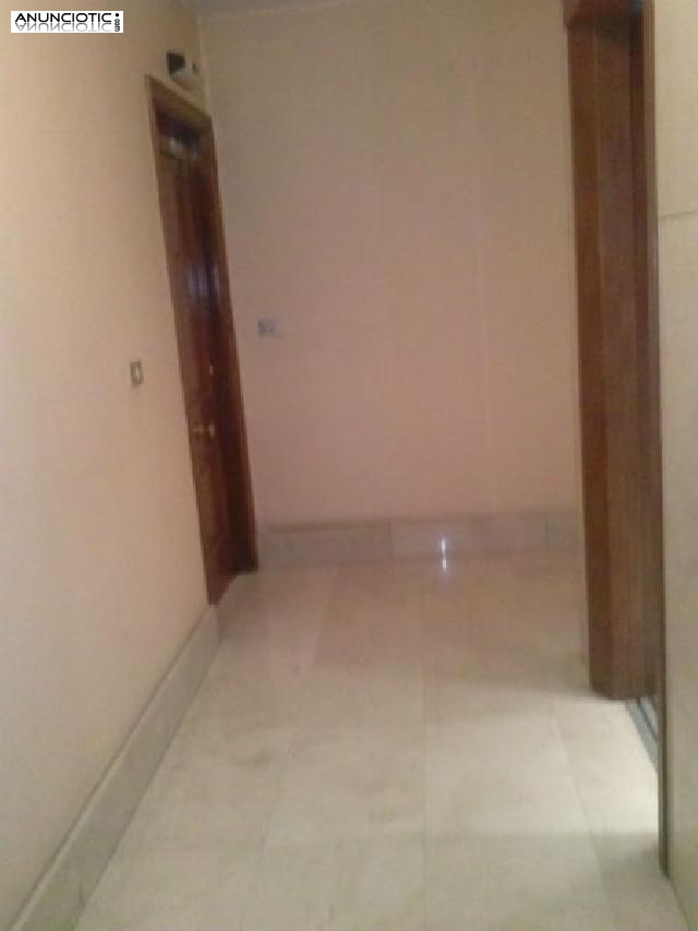 Piso amplio c&eacute;ntrico plaza garaje