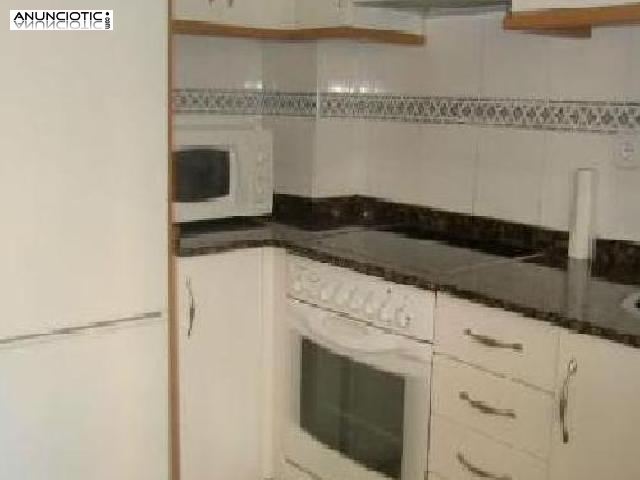 Frente a playa am&eacute;rica urbanizaci&oacute;n