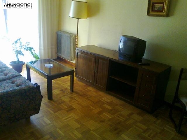 Alquilo apartamento en REYES ESPA&Ntilde;A 26