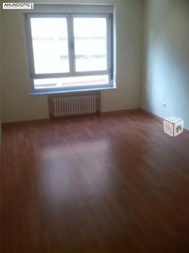 se alquila 3&ordm; piso con ascensor muy luminoso