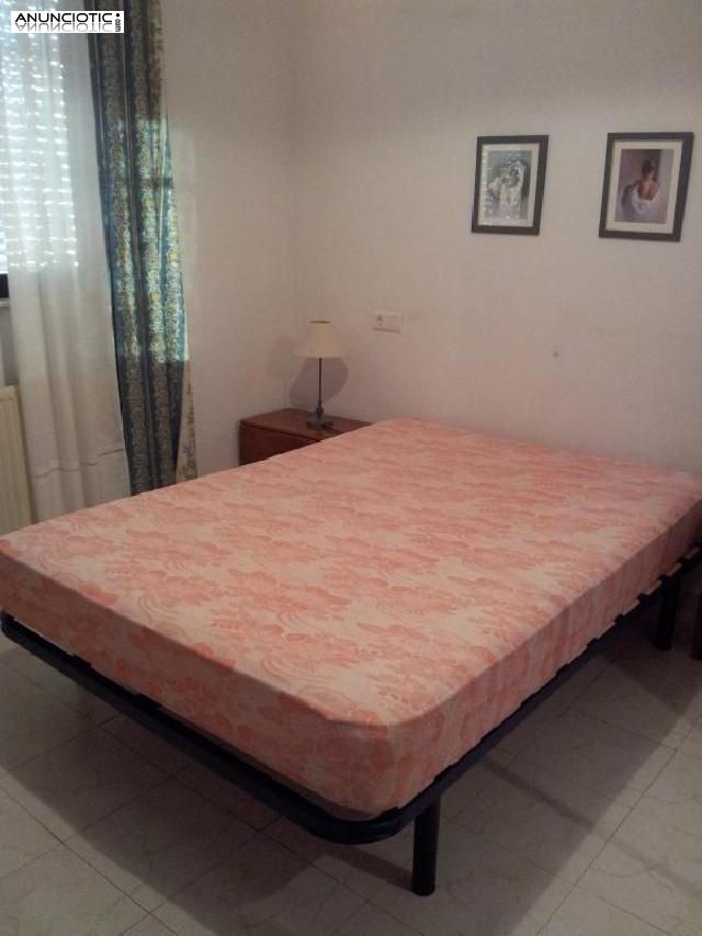 Se alquila 4&ordm; piso con ascensor muy luminoso 