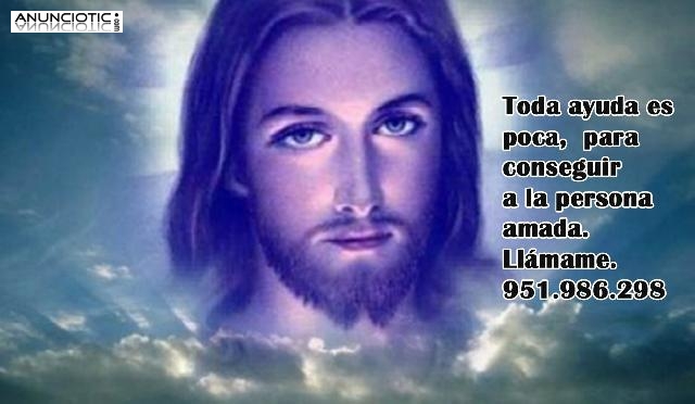 Luc&iacute;a,  una forma distinta de tirar las cartas.