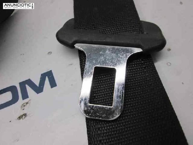 Cinturon seguridad trasero derecho de