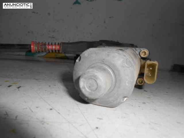 Elevalunas delantero derecho 3354694