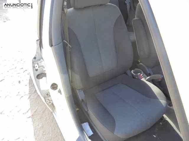Asiento delantero derecho 3670385
