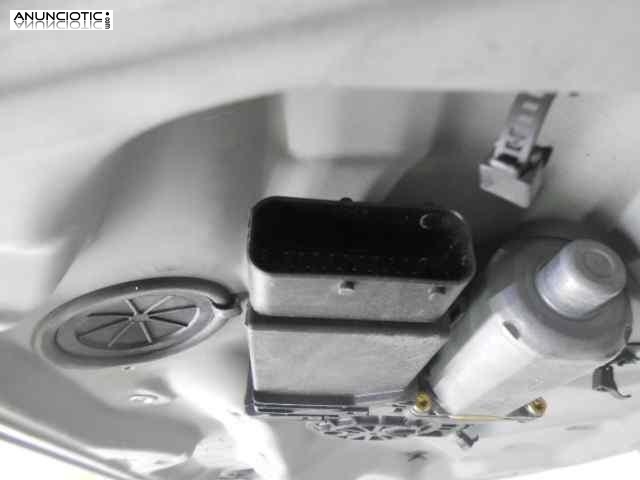 Elevalunas delantero izquierdo 3213129