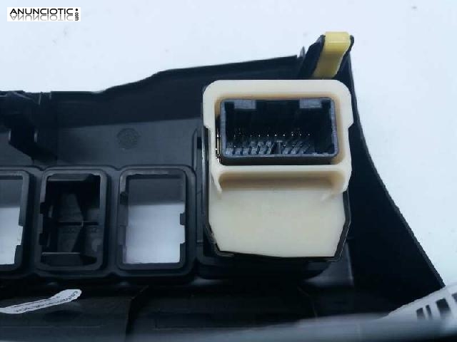 2392297 mando toyota auris feel!